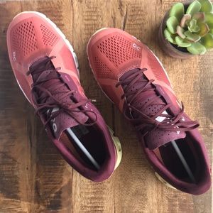 Men’s Running ON Cloudflow Shoes - Size 9